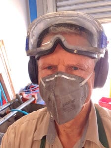 safety gear for sawing out the copper ore slabs